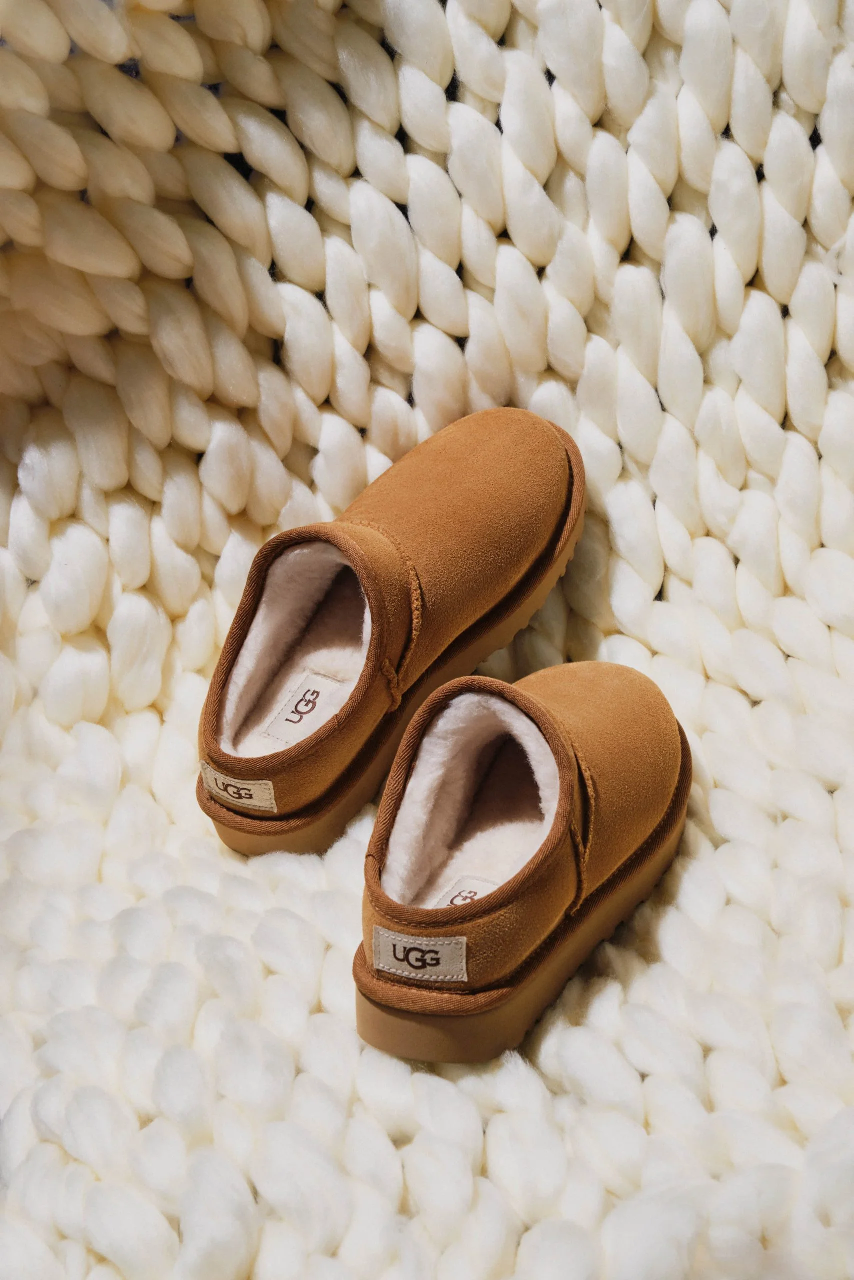 2022 UGG AW22 KEY PRODUCTS - UGG Photography by Kresnikwang