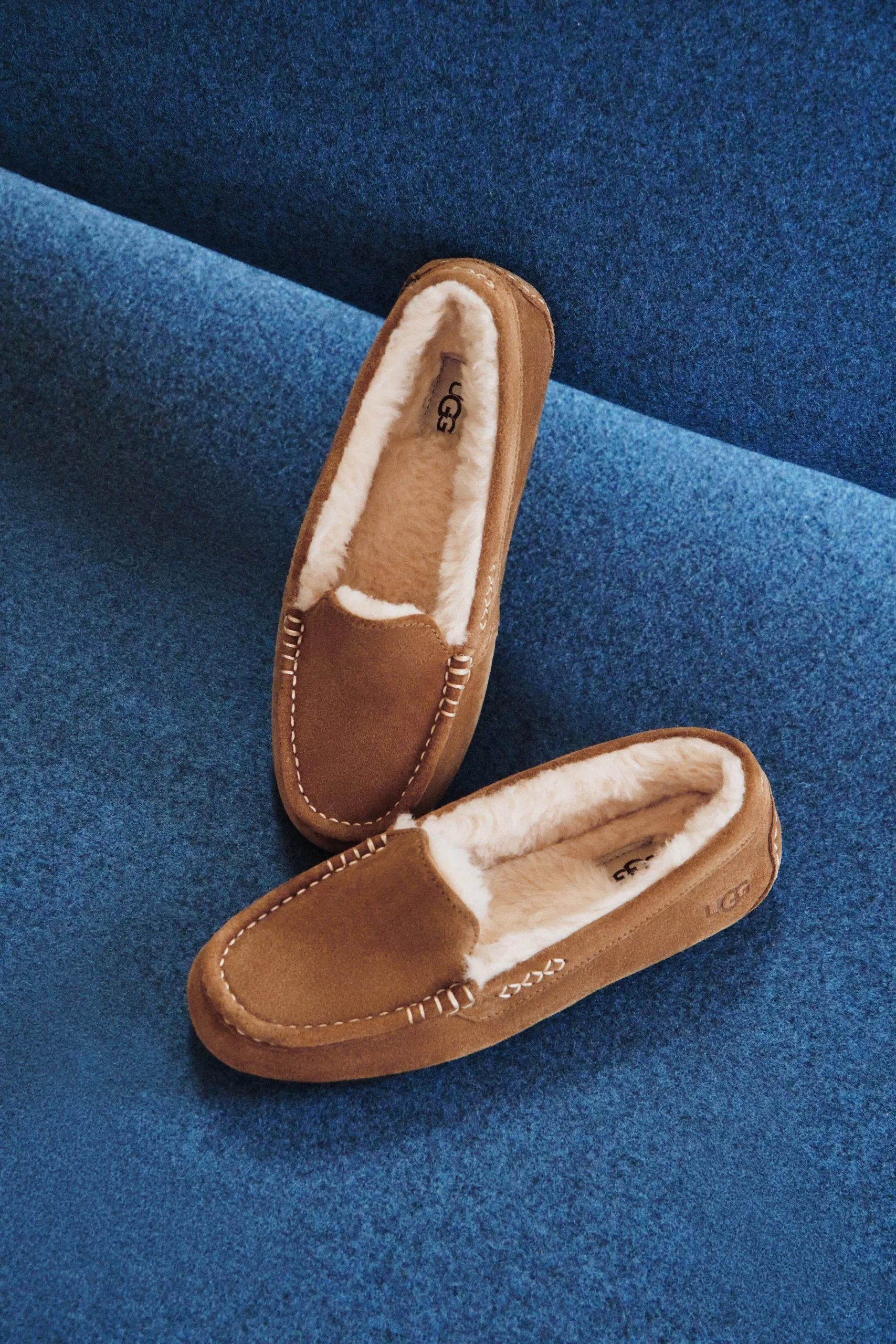 2022 UGG AW22 KEY PRODUCTS - UGG Photography by Kresnikwang