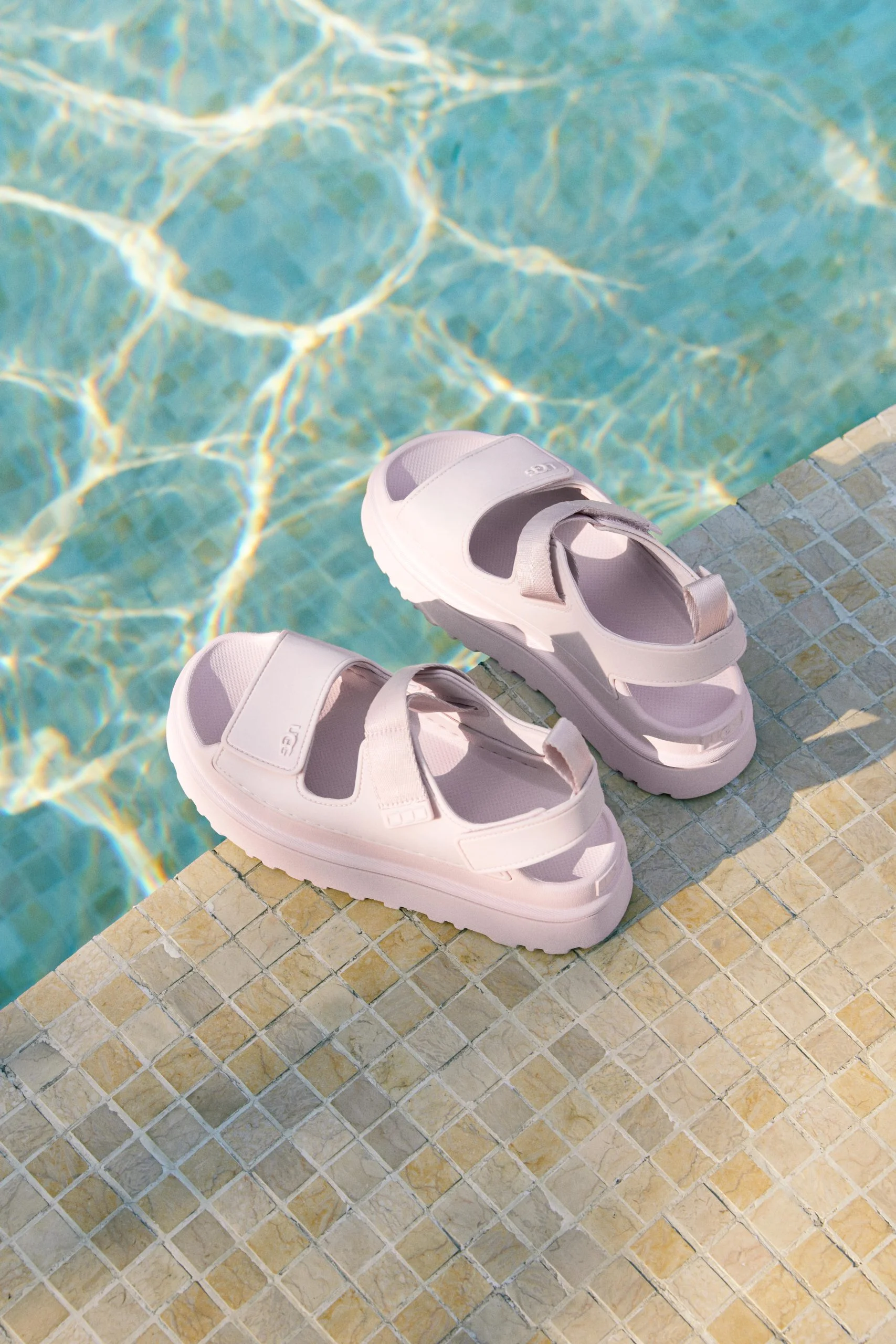2025 UGG SS - UGG Photography by Kresnikwang