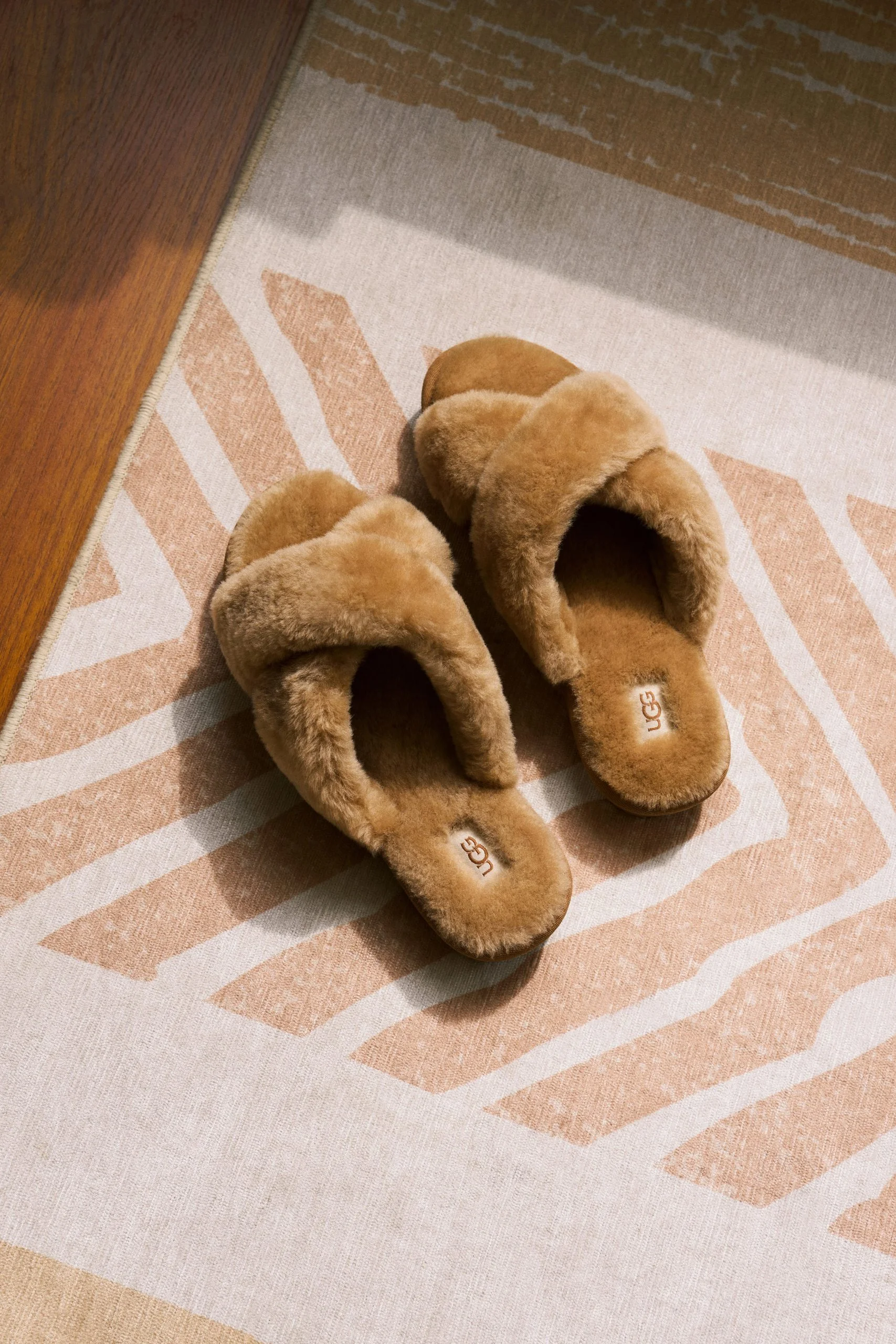 2025 UGG SS - UGG Photography by Kresnikwang